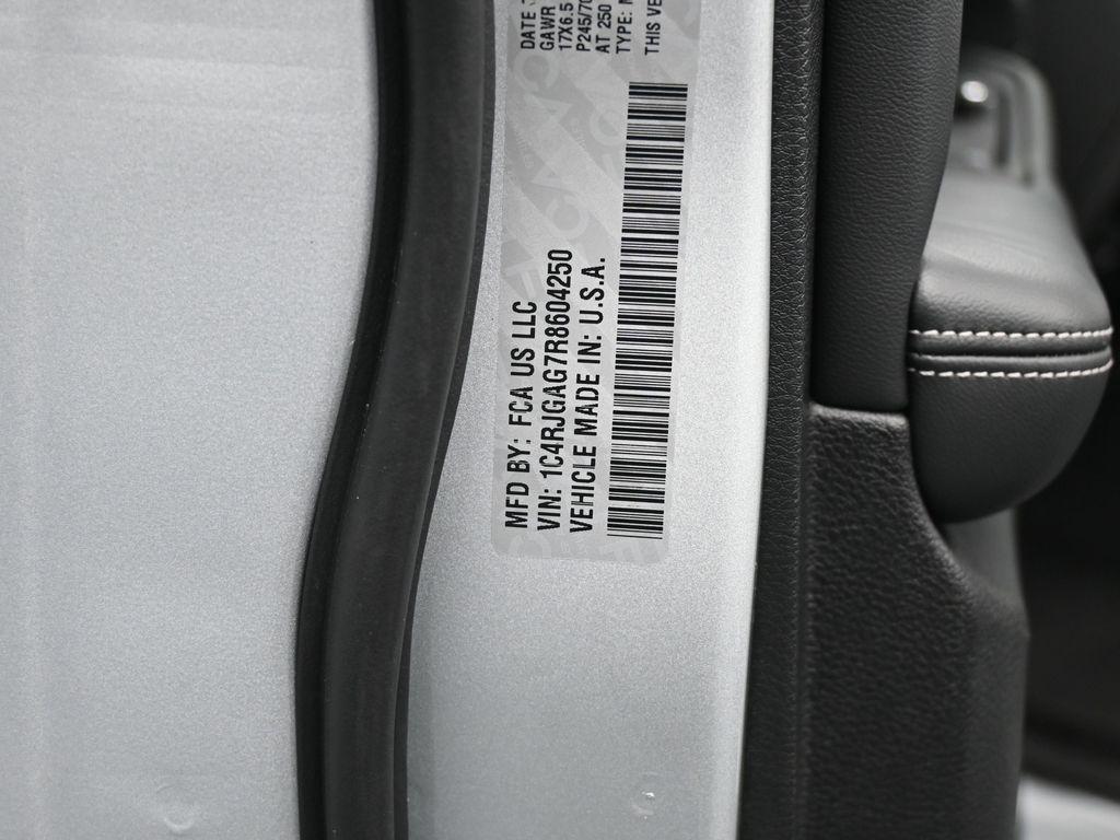 new 2024 Jeep Grand Cherokee car, priced at $40,645