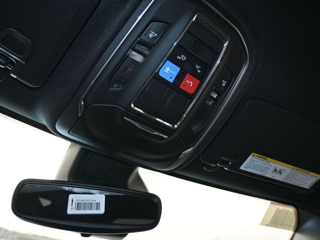 new 2024 Jeep Grand Cherokee car, priced at $40,645