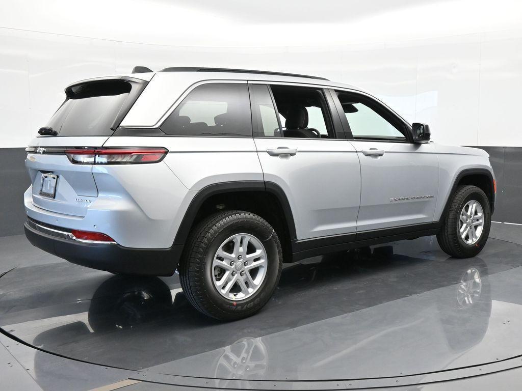 new 2024 Jeep Grand Cherokee car, priced at $40,645