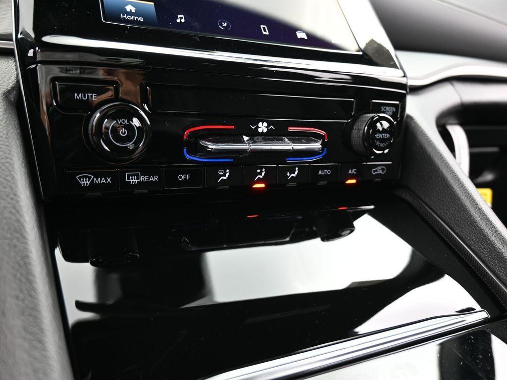 new 2025 Jeep Grand Cherokee car, priced at $37,328