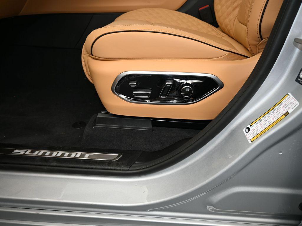 new 2025 Jeep Grand Cherokee L car