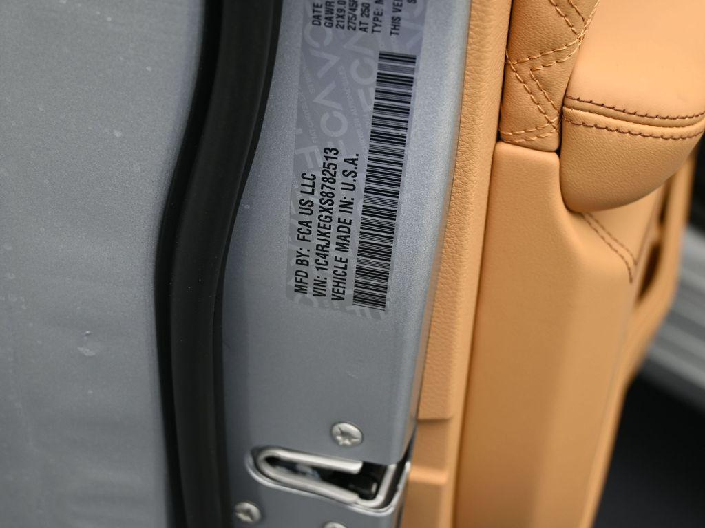 new 2025 Jeep Grand Cherokee L car