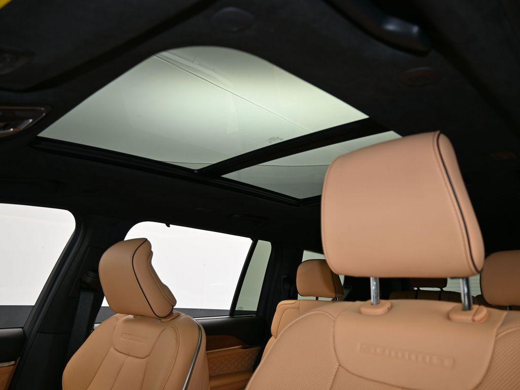 new 2025 Jeep Grand Cherokee L car