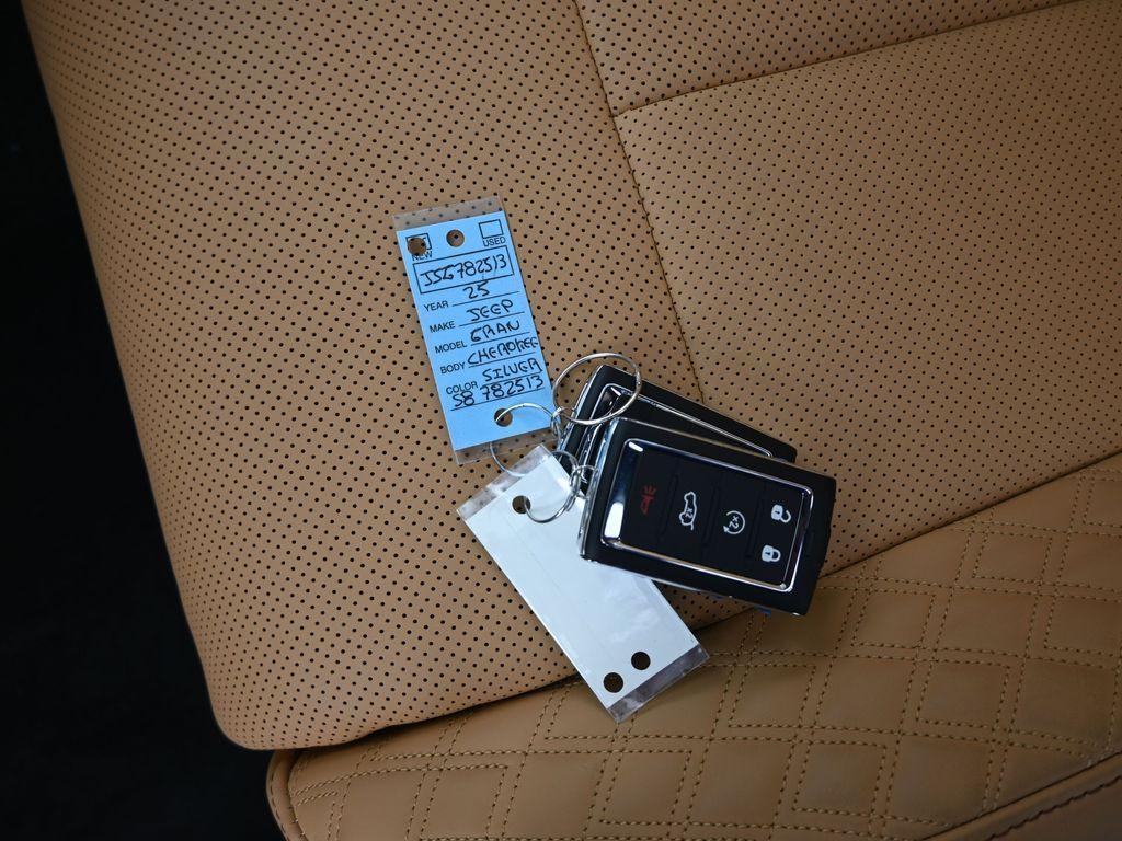 new 2025 Jeep Grand Cherokee L car