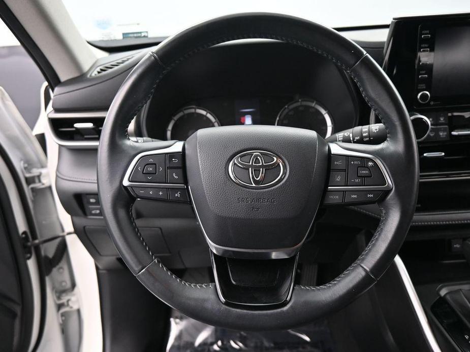 used 2021 Toyota Highlander car, priced at $25,850