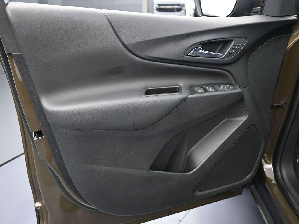 used 2023 Chevrolet Equinox car, priced at $18,000