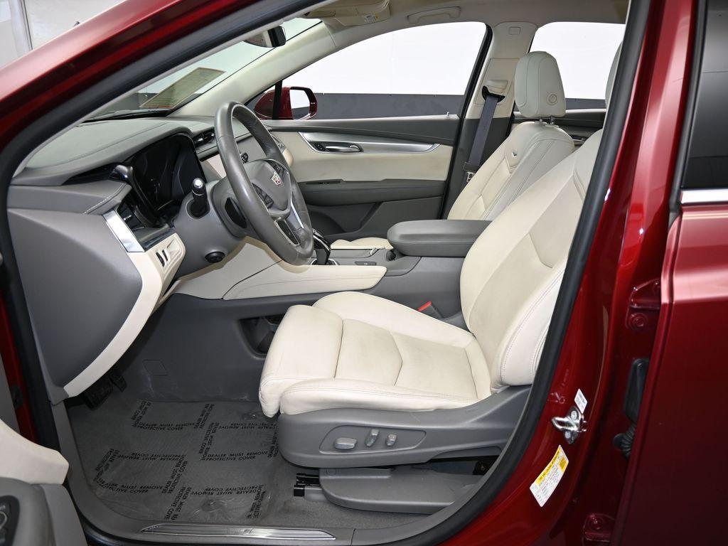 used 2017 Cadillac XT5 car, priced at $17,250