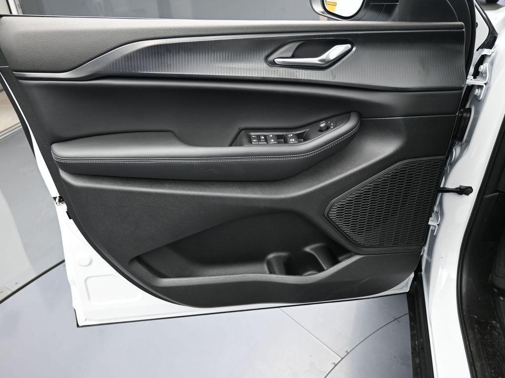 new 2025 Jeep Grand Cherokee car