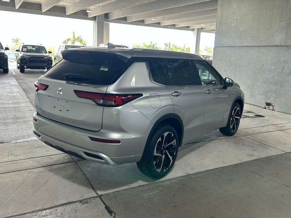 new 2024 Mitsubishi Outlander car, priced at $33,552