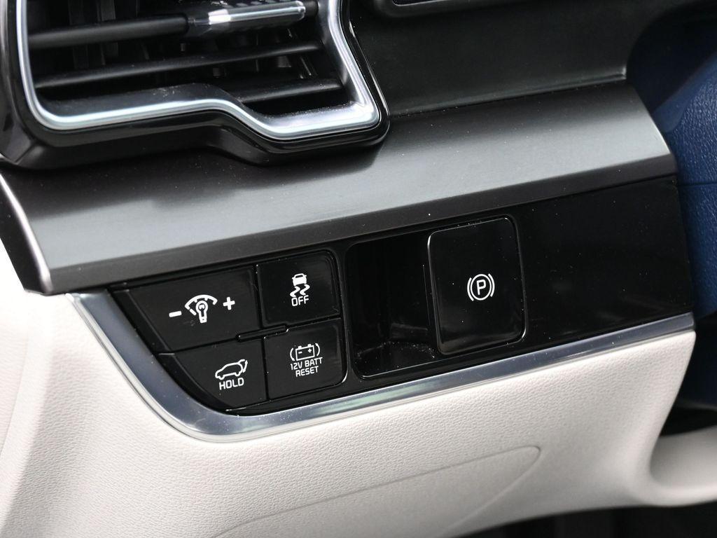 used 2025 Kia Sportage Hybrid car, priced at $28,975