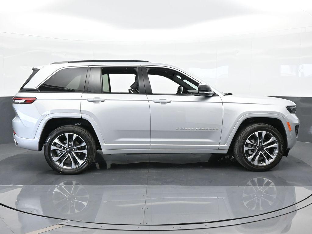 new 2024 Jeep Grand Cherokee car, priced at $52,757