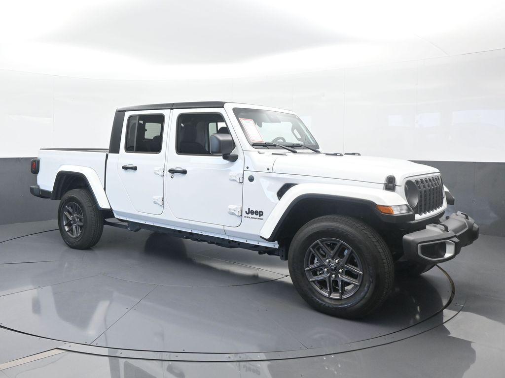 used 2024 Jeep Gladiator car, priced at $34,376