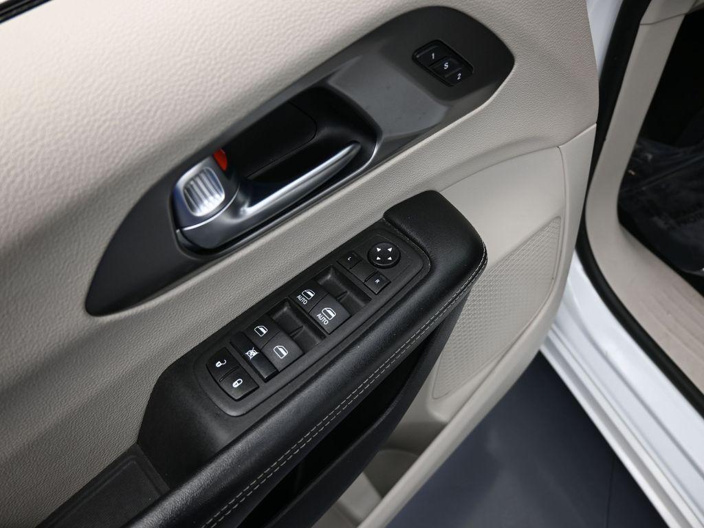 used 2022 Chrysler Pacifica car, priced at $18,990