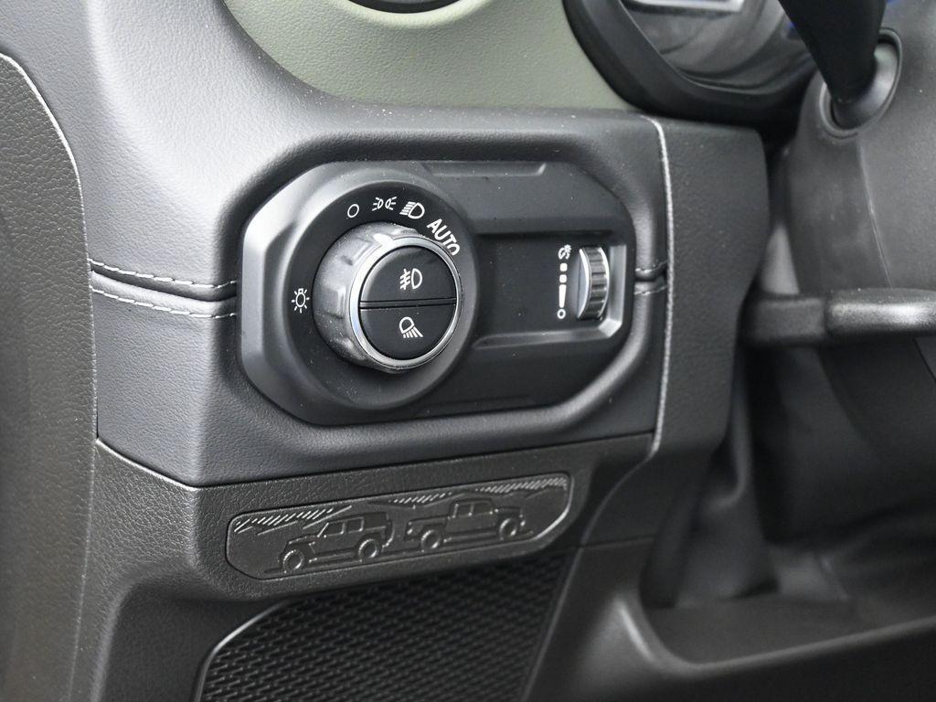 new 2025 Jeep Gladiator car