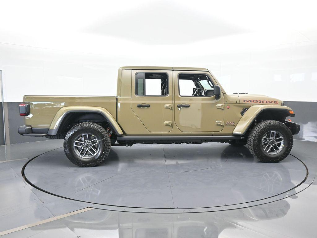 new 2025 Jeep Gladiator car