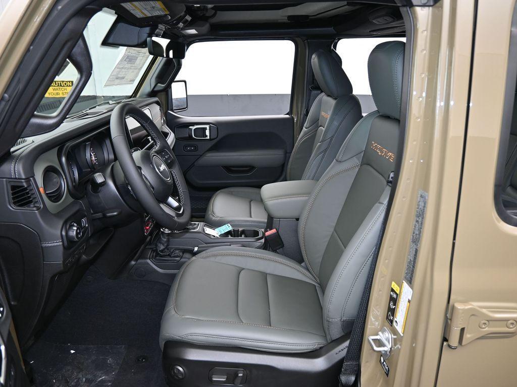 new 2025 Jeep Gladiator car