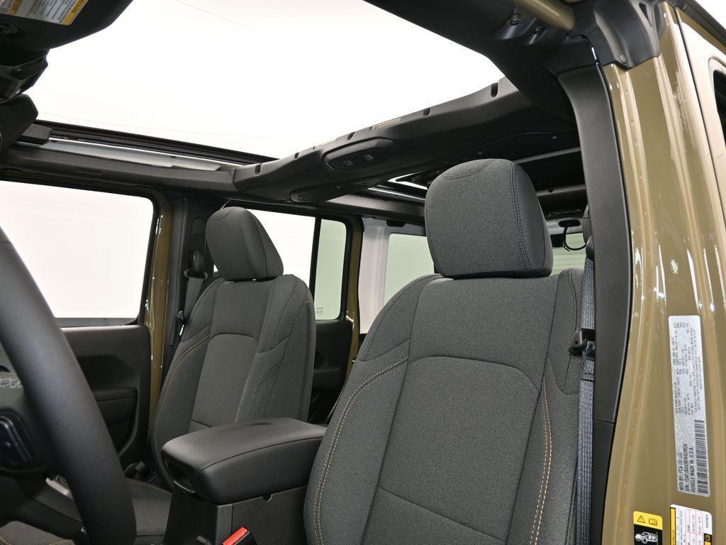 new 2025 Jeep Wrangler car