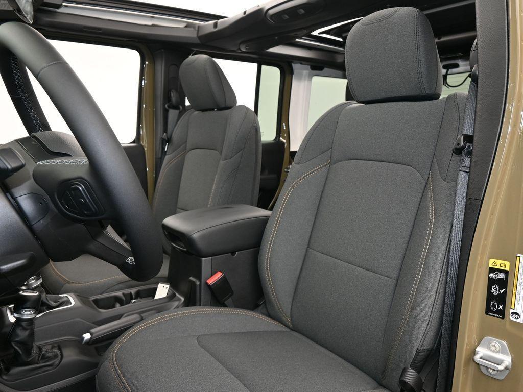 new 2025 Jeep Wrangler car