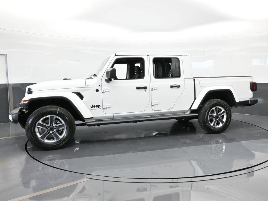 new 2024 Jeep Gladiator car, priced at $44,408