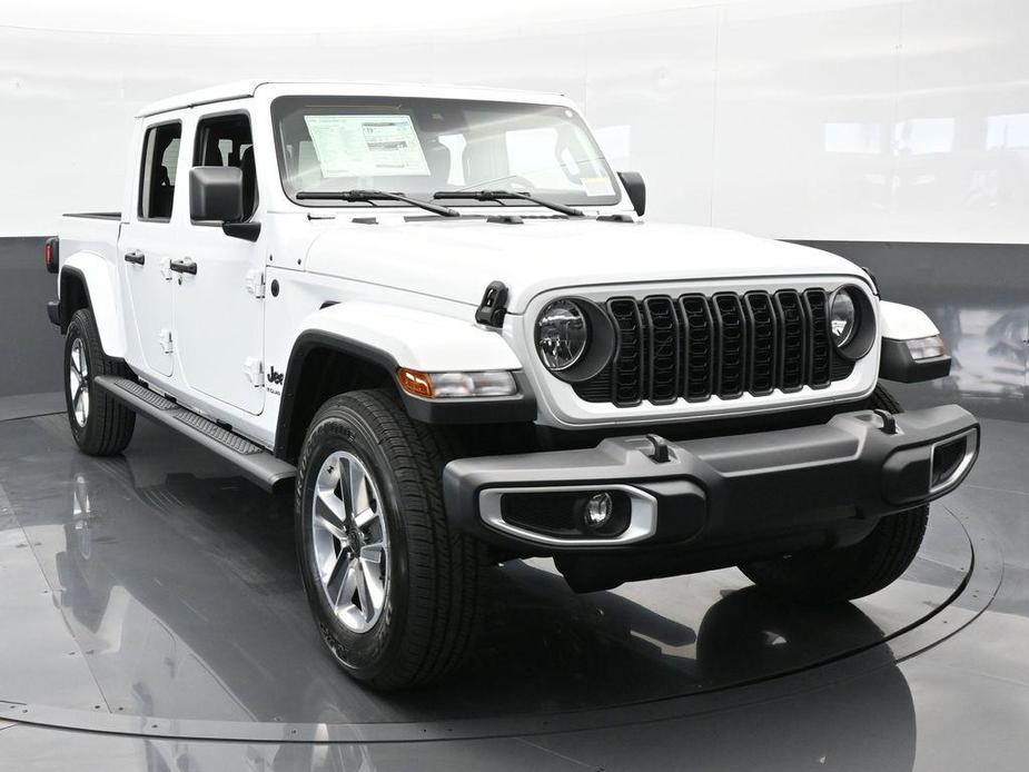 new 2024 Jeep Gladiator car, priced at $44,408