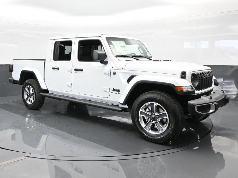 new 2024 Jeep Gladiator car, priced at $44,408