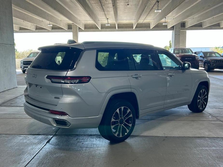 new 2022 Jeep Grand Cherokee L car, priced at $57,037