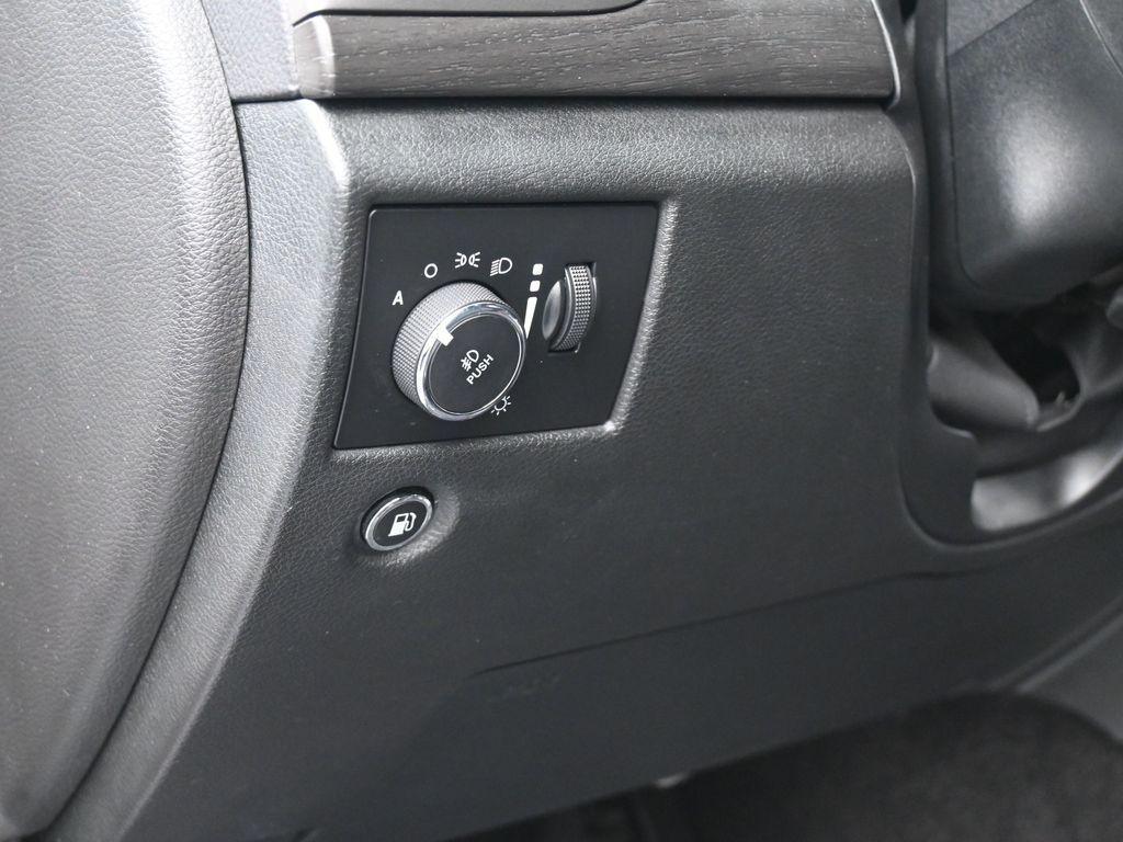 used 2018 Jeep Grand Cherokee car, priced at $18,999