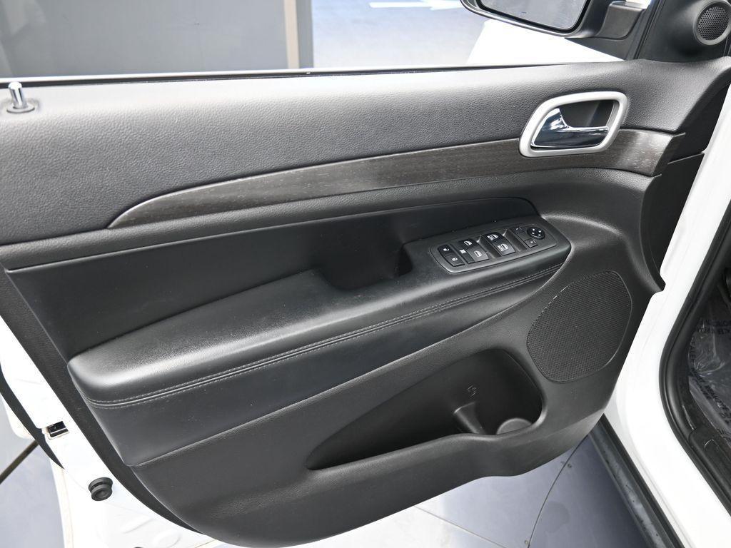 used 2018 Jeep Grand Cherokee car, priced at $18,999