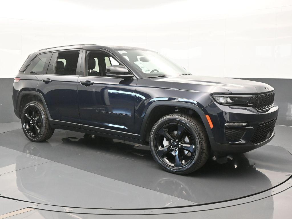 new 2024 Jeep Grand Cherokee car, priced at $42,178