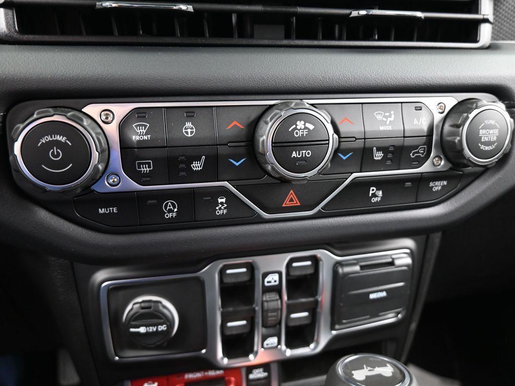 new 2025 Jeep Wrangler car