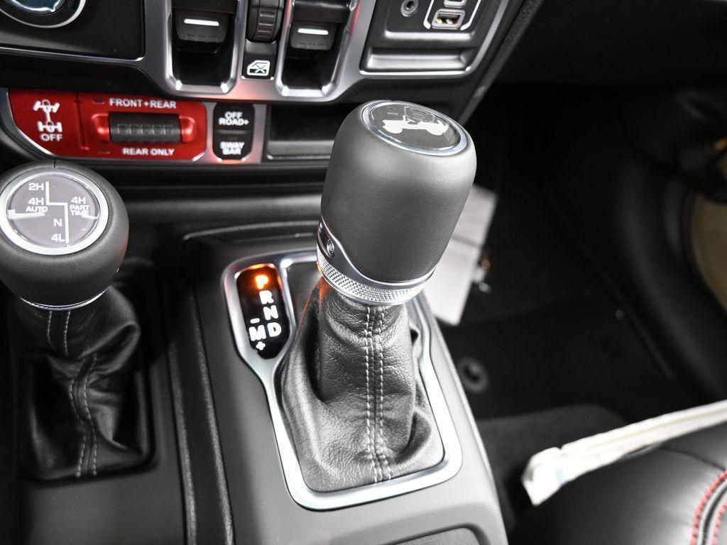new 2025 Jeep Wrangler car