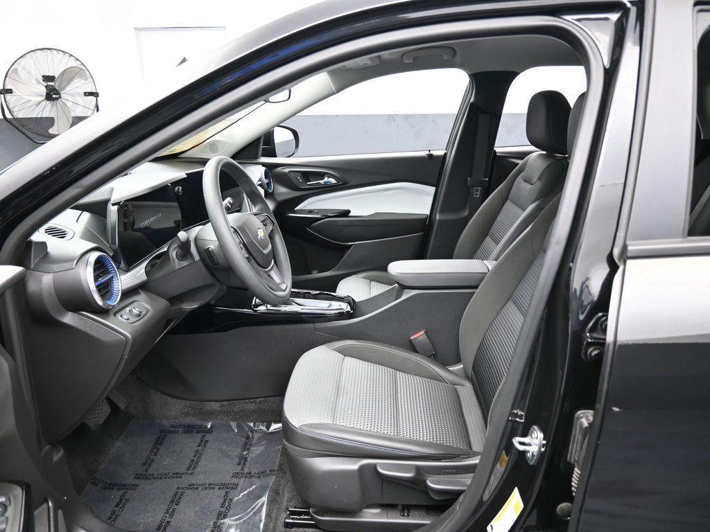 used 2024 Chevrolet Trax car, priced at $17,421