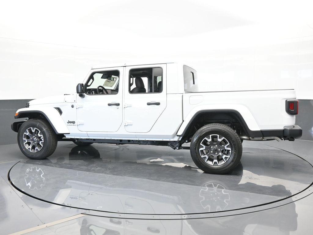 new 2024 Jeep Gladiator car, priced at $41,847