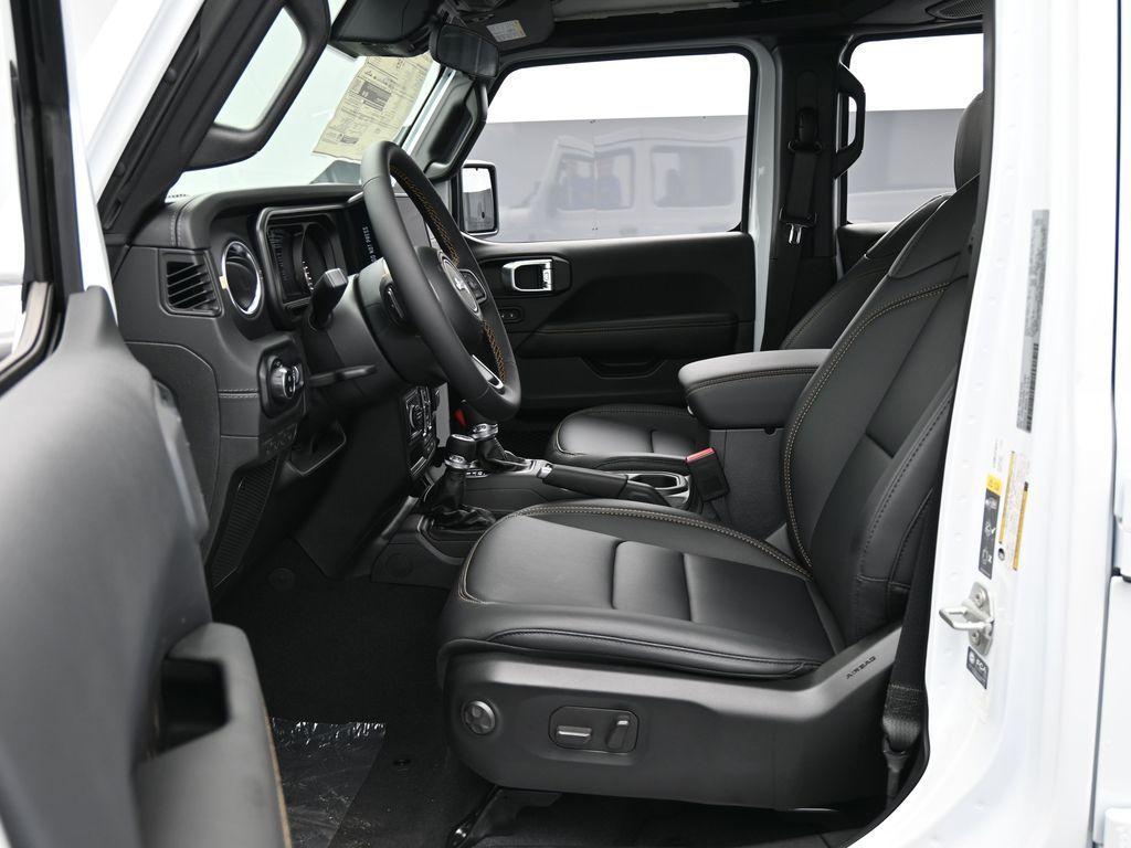 new 2024 Jeep Gladiator car, priced at $41,847