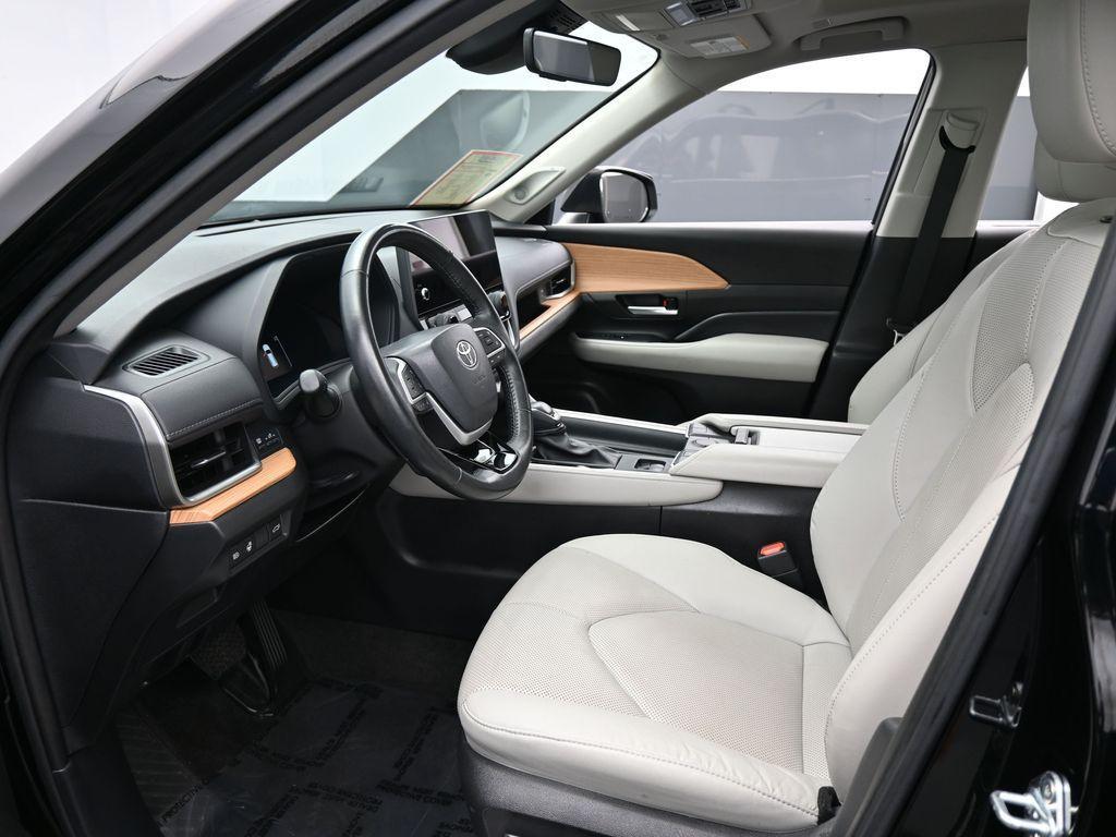 used 2024 Toyota Grand Highlander car, priced at $39,997