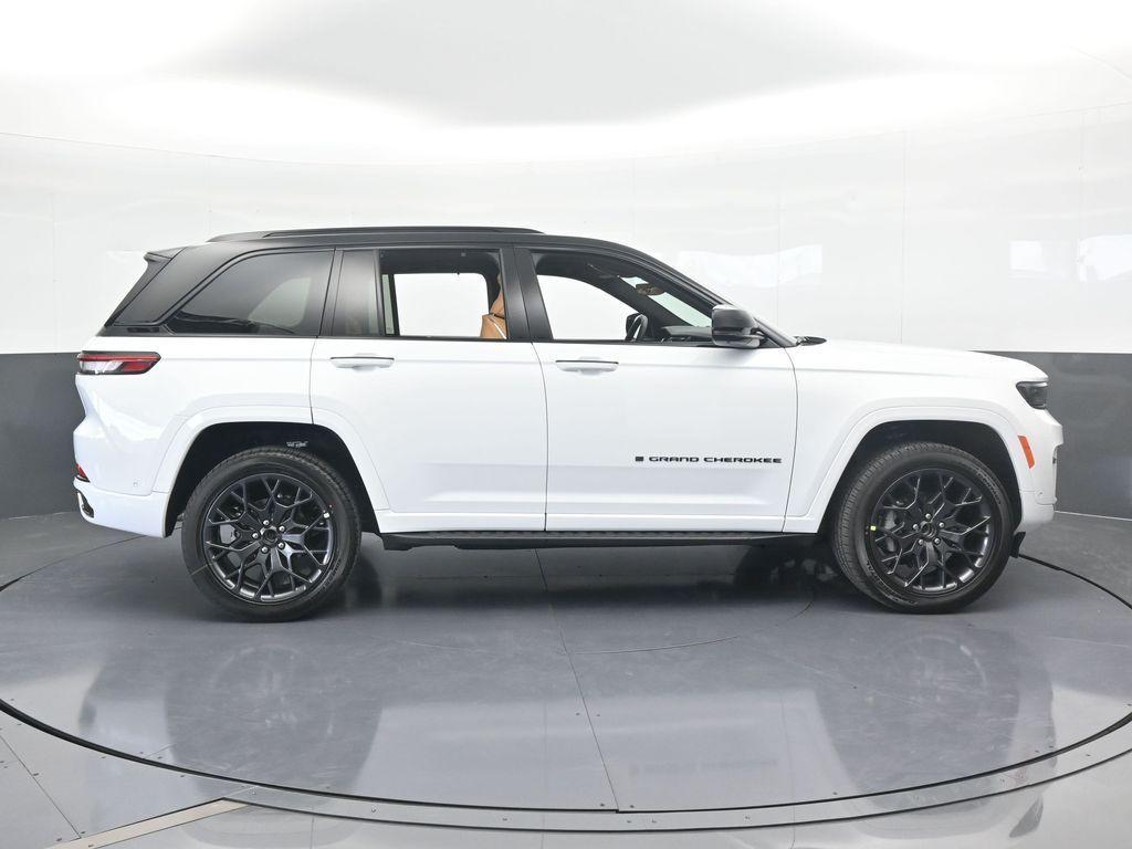 new 2025 Jeep Grand Cherokee car