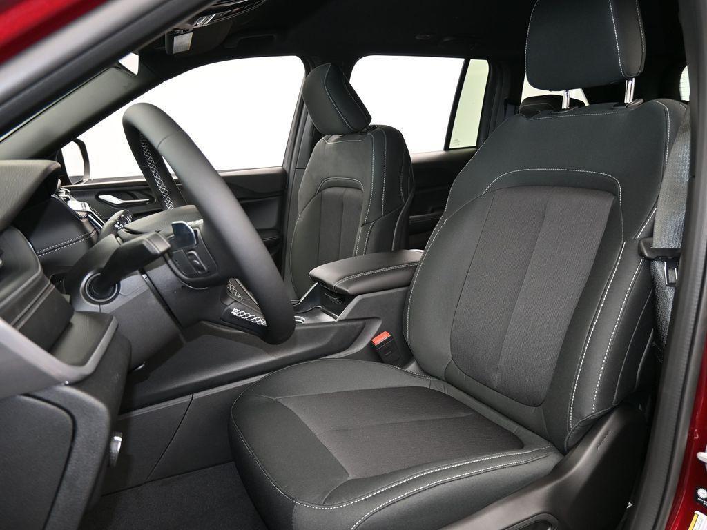 new 2025 Jeep Grand Cherokee car