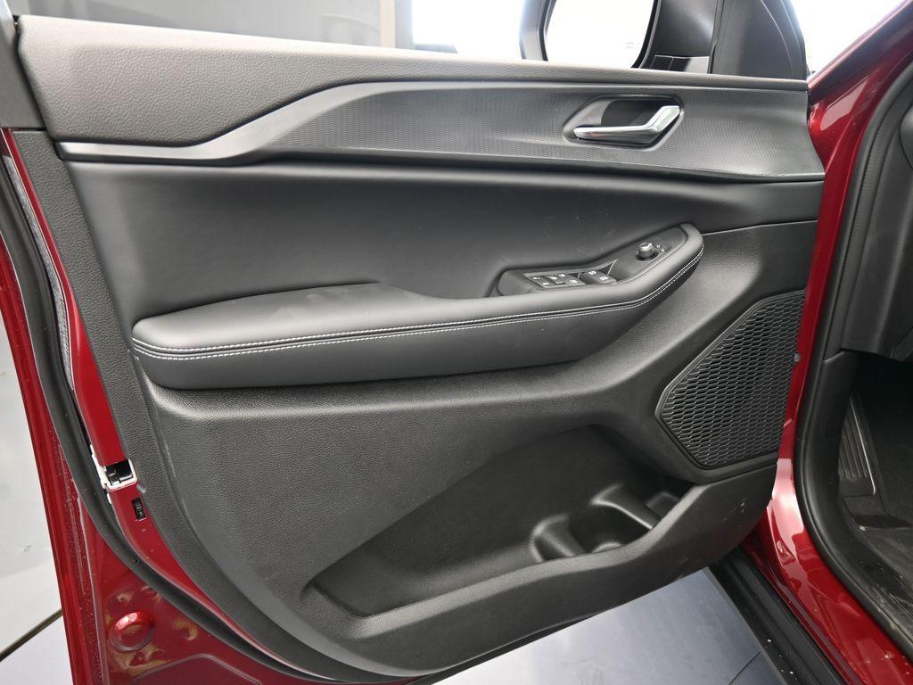 new 2025 Jeep Grand Cherokee car