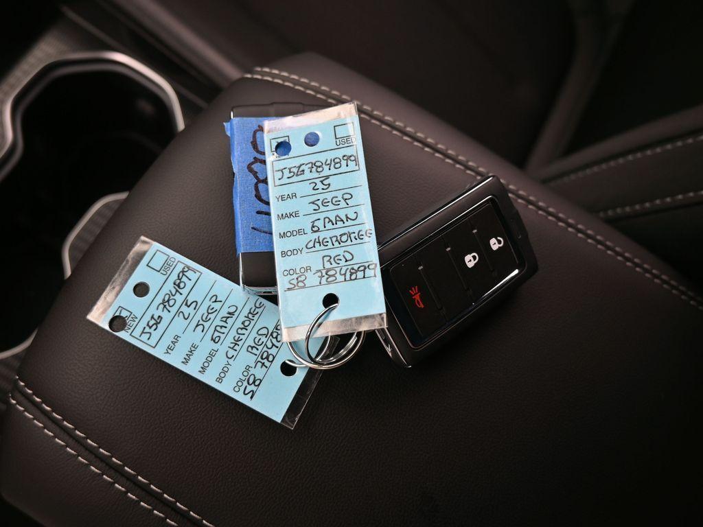 new 2025 Jeep Grand Cherokee car