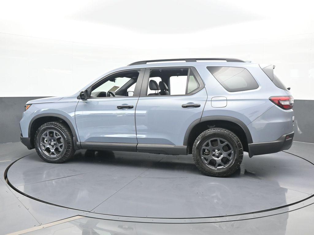used 2023 Honda Pilot car, priced at $40,991