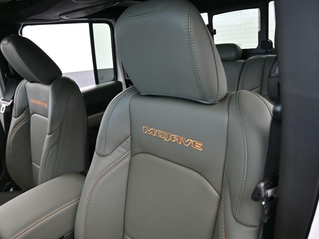 new 2025 Jeep Gladiator car