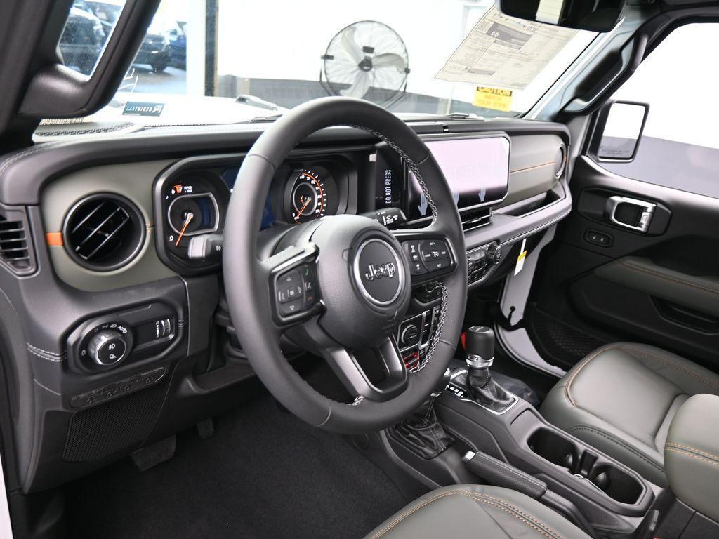 new 2025 Jeep Gladiator car