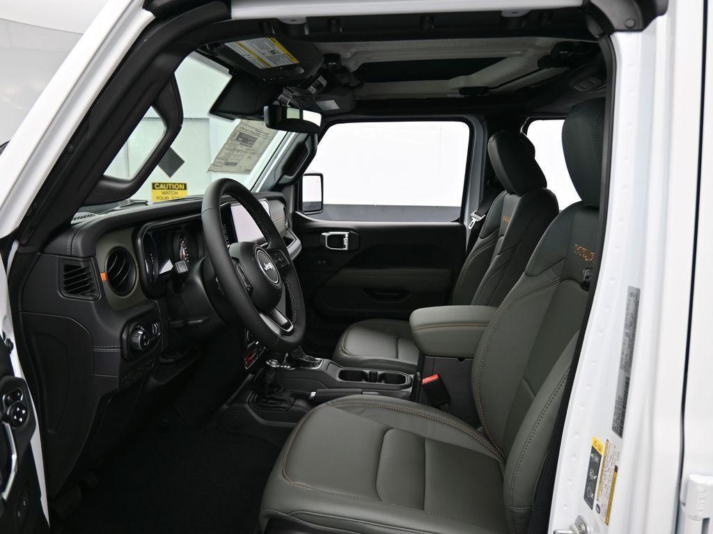 new 2025 Jeep Gladiator car