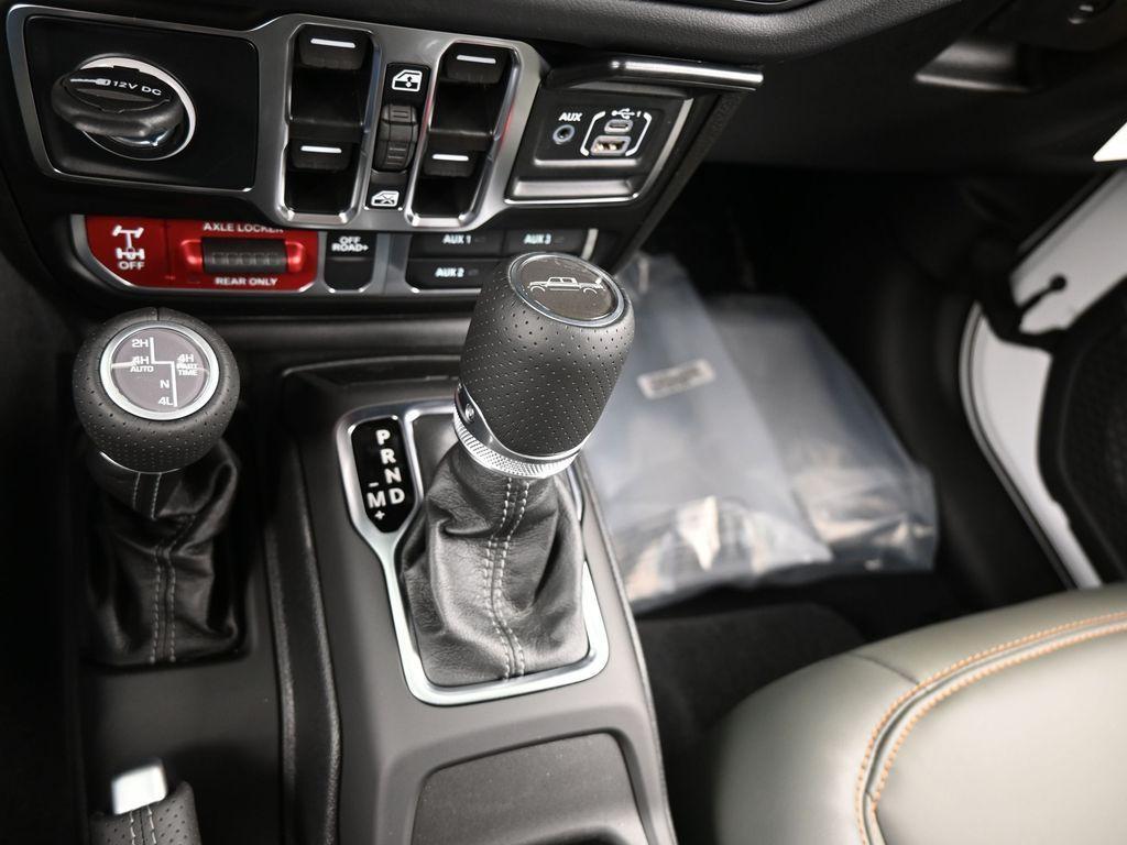 new 2025 Jeep Gladiator car