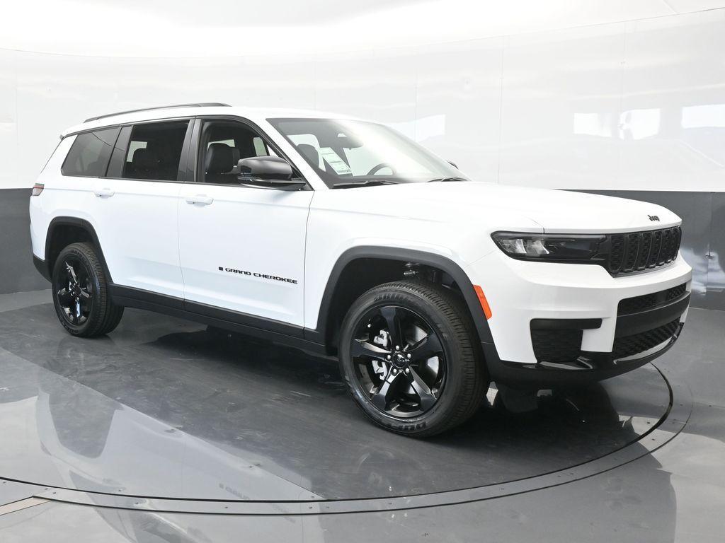 new 2024 Jeep Grand Cherokee L car, priced at $39,818