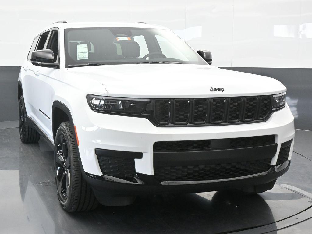 new 2024 Jeep Grand Cherokee L car, priced at $39,818