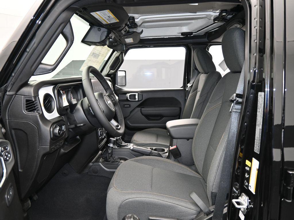 new 2025 Jeep Wrangler car, priced at $46,546