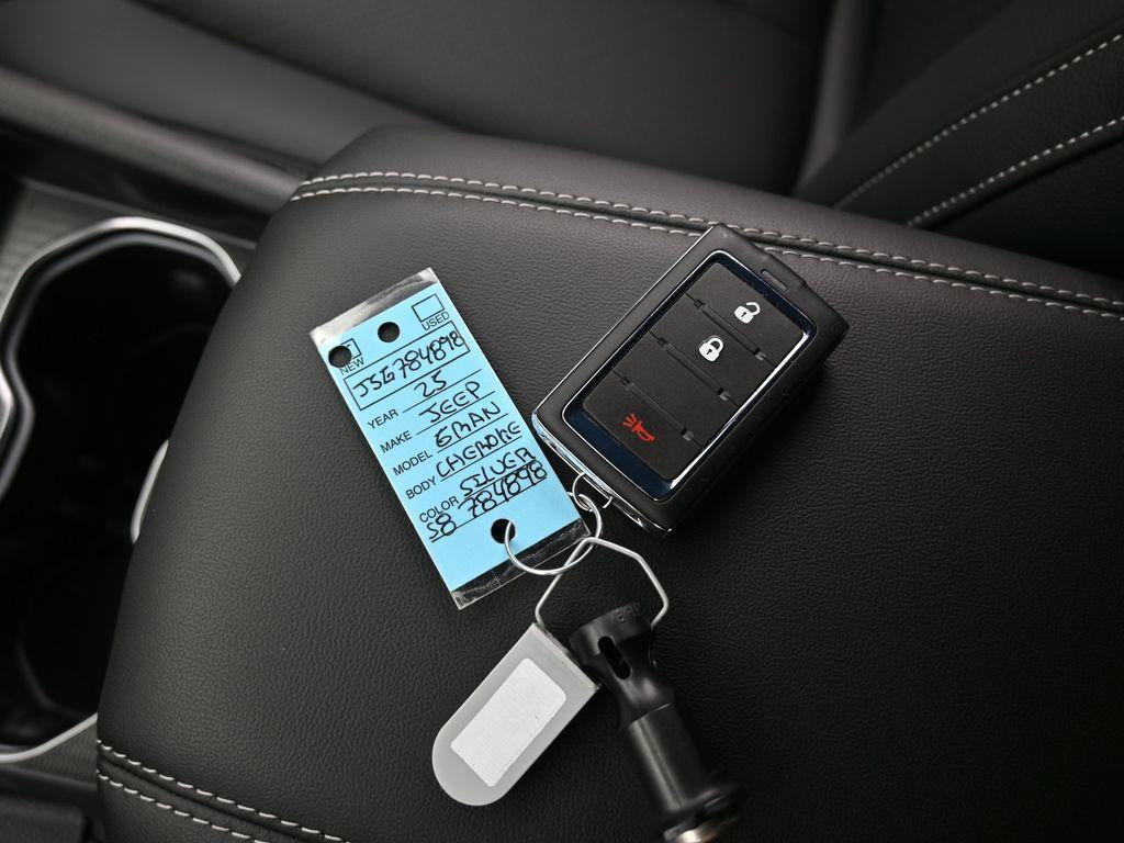 new 2025 Jeep Grand Cherokee car