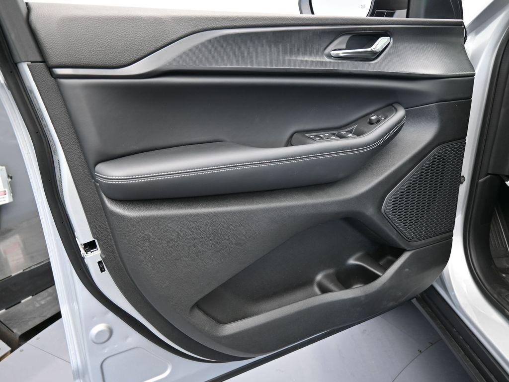 new 2025 Jeep Grand Cherokee car