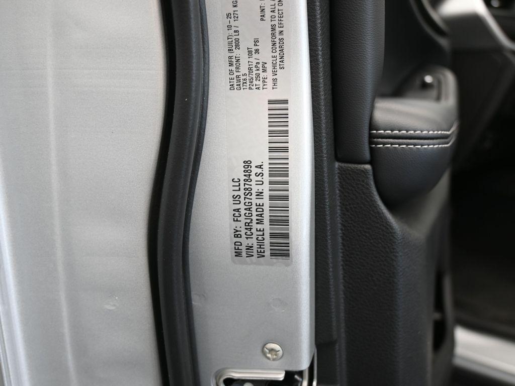 new 2025 Jeep Grand Cherokee car